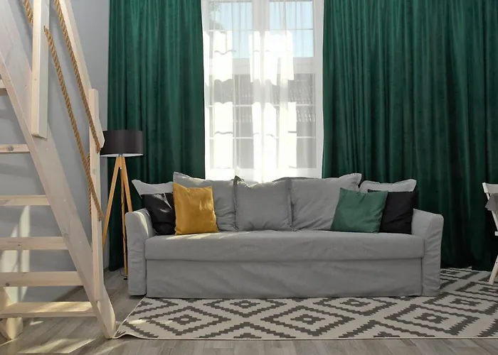 Przystan Tworcow 招待所 3*