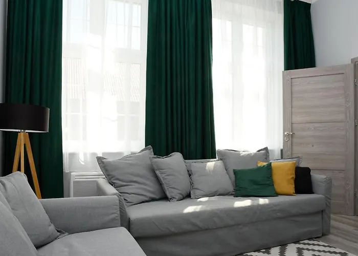 Przystan Tworcow 招待所 3*